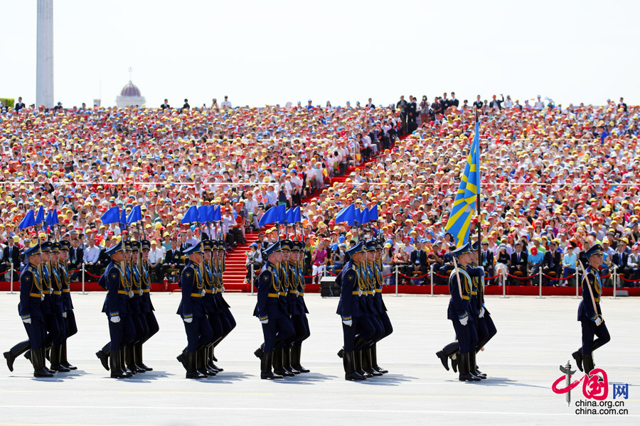 9月3日，中國人民抗日戰爭暨世界反法西斯戰爭勝利70周年紀念大會在北京隆重舉行，有11個國家派方隊、6個國家派代表隊來華參加閱兵。圖為俄羅斯聯邦武裝力量方隊通過天安門廣場